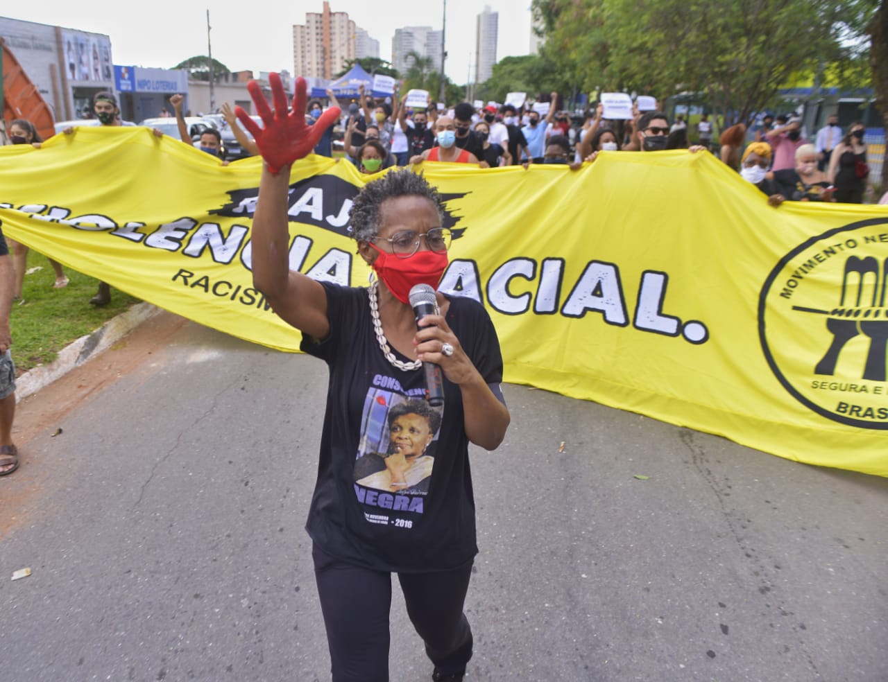 Movimento negro faz protesto em Goiânia contra assassinato de João Alberto PHOTO 2020 11 24 12 53 44 1