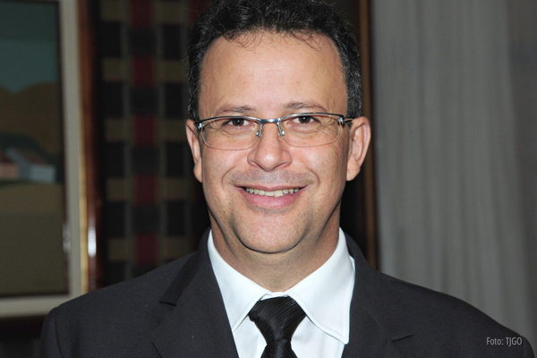 Juiz e diretor do Fôro da Comarca de Goiânia Heber Carlos de Oliveira